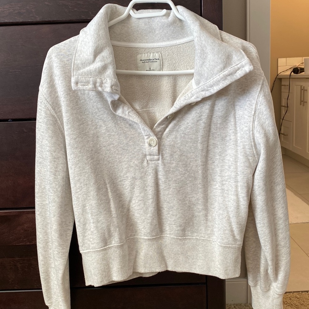 Abercrombie Cropped Sweater - Size Small